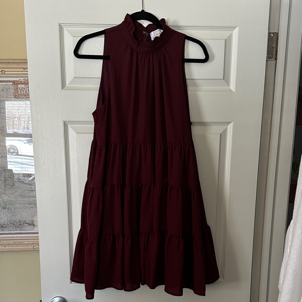 Elegant Sleeveless Burgundy Dress
